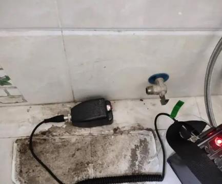 东港屋顶漏水维修公司分享下卫生间漏水的危害及解决方法